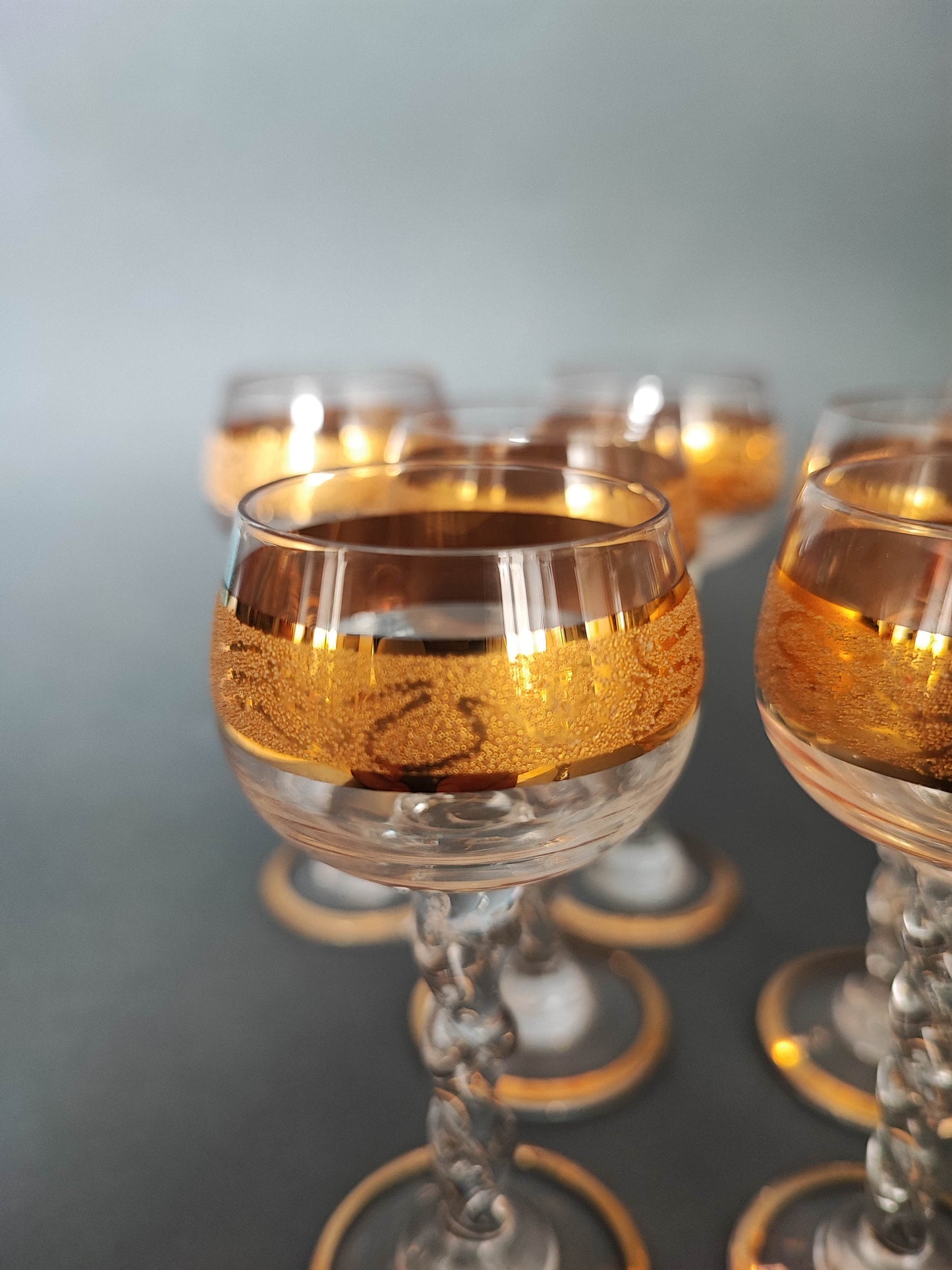 11 petits verres en liqueur dorés à l'or fin 10 cm H